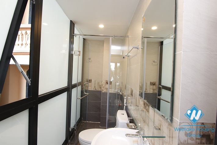 A brand-new studio with lake view on Tran Vu street, Truc Bach area, Ba Dinh